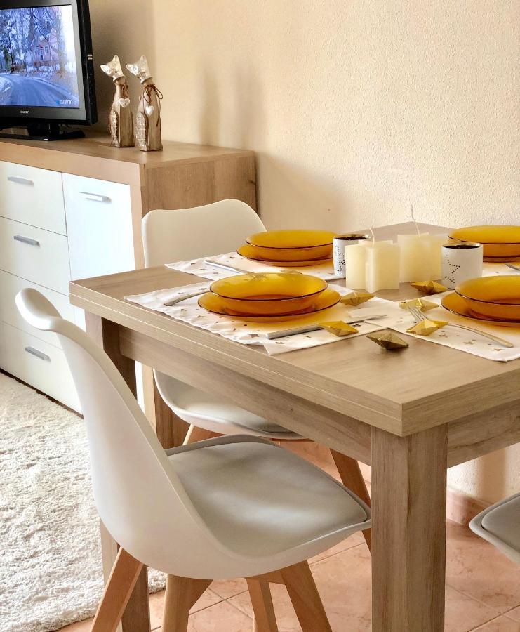 Rosaleda 1 Apartment Дения Екстериор снимка