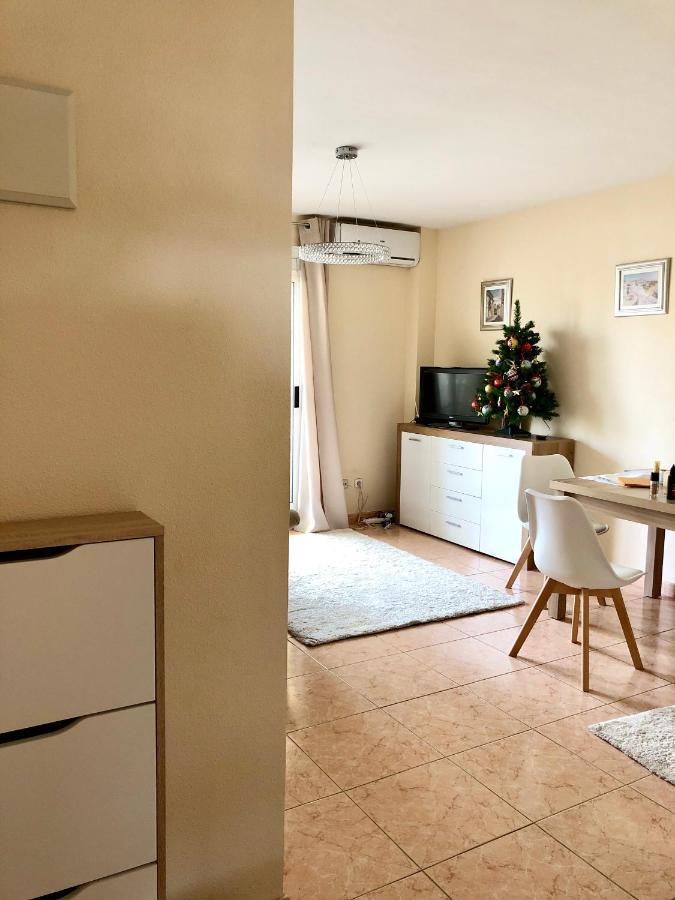 Rosaleda 1 Apartment Дения Екстериор снимка